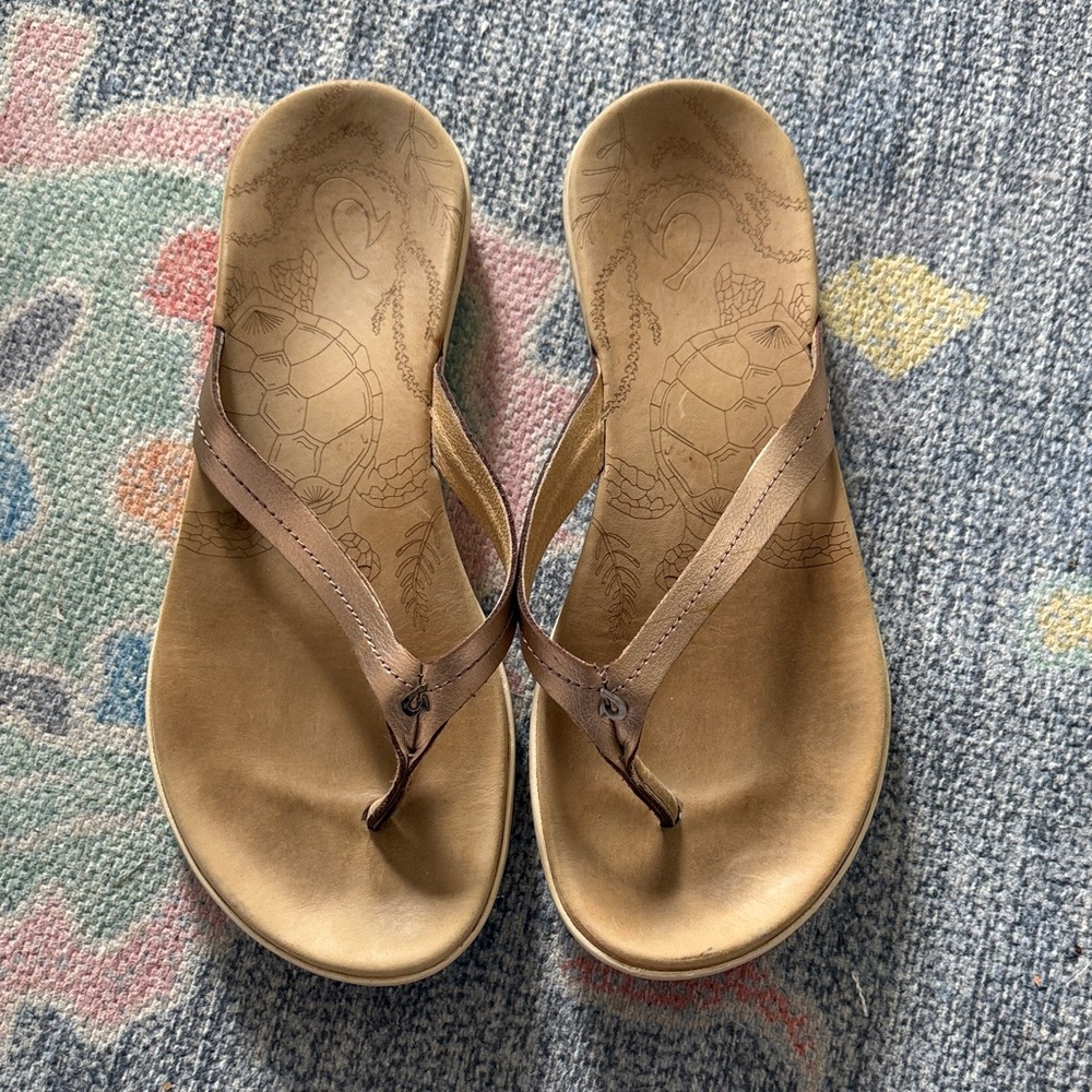 Olukai Women's Brown Leather Rose Gold Metallic Flip Flop Sandals